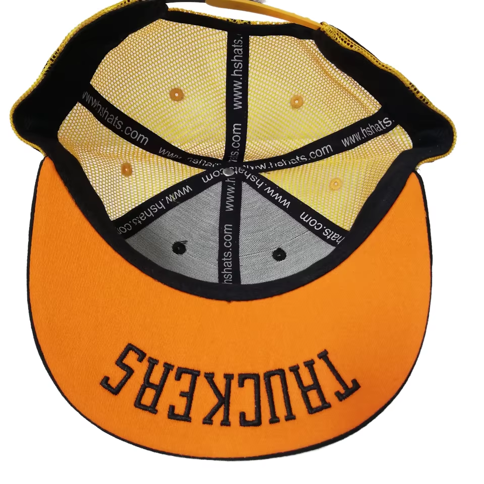 UN-0030 6 PANELFLAT BRIM TRUCKER CAP 
