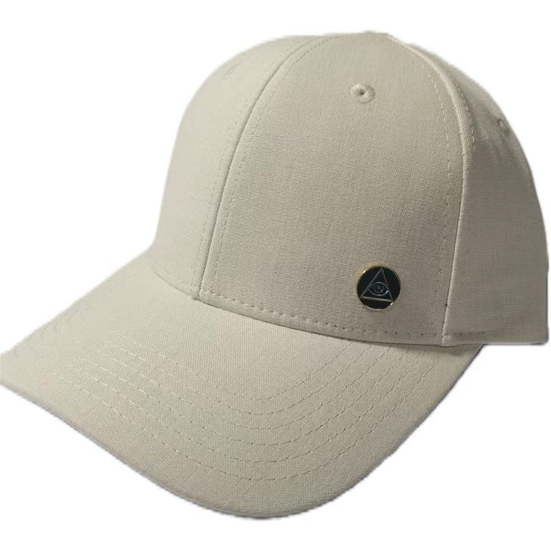 WP-1011  6 PANEL BASEBALL CAP WITH METAL LOGO BADGE