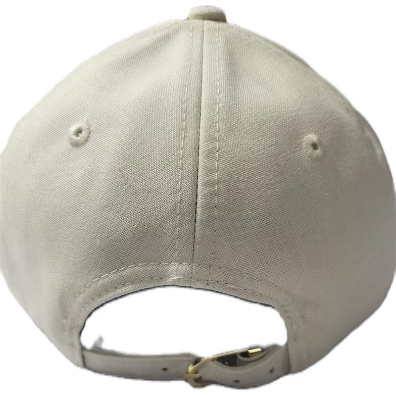 WP-1011  6 PANEL BASEBALL CAP WITH METAL LOGO BADGE
